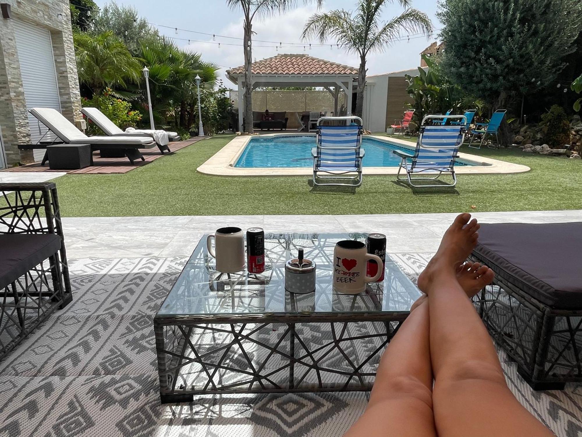 Suite Privada Frente A La Piscina Para 2 Personas Con Sofa Cama Para 2 Mas 4P No Es Casa Completa San Vicente Raspeig Extérieur photo